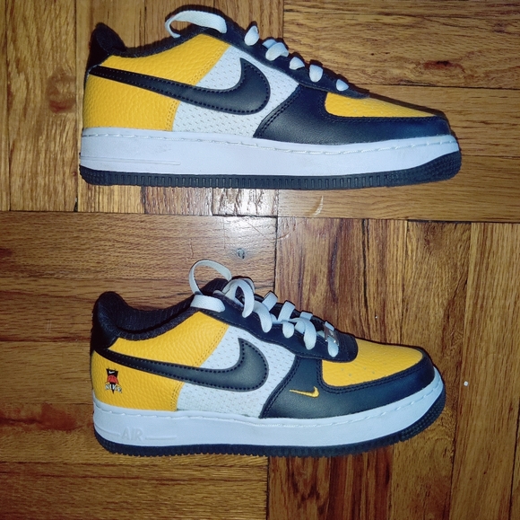 Like New Boys Nike Sneakers (worn once) - Picture 5 of 5